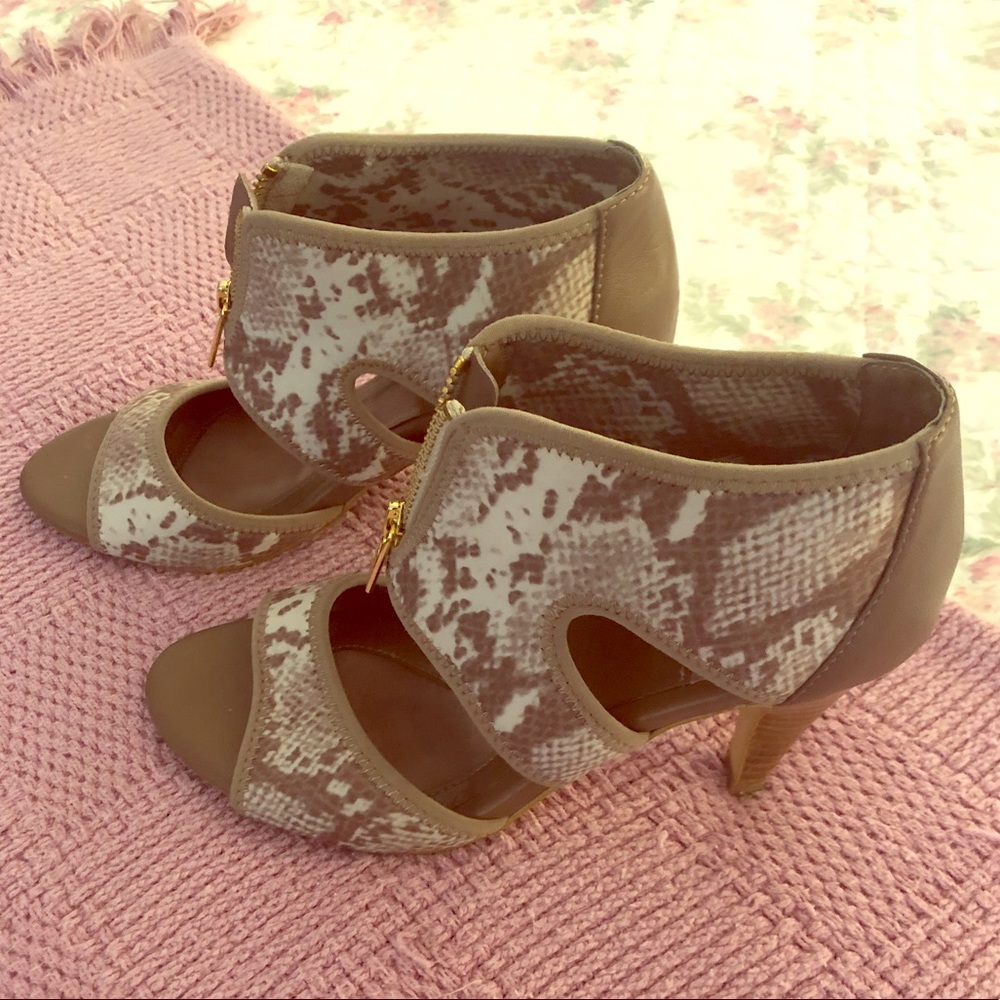 Isola Zipper Pumps Size 7